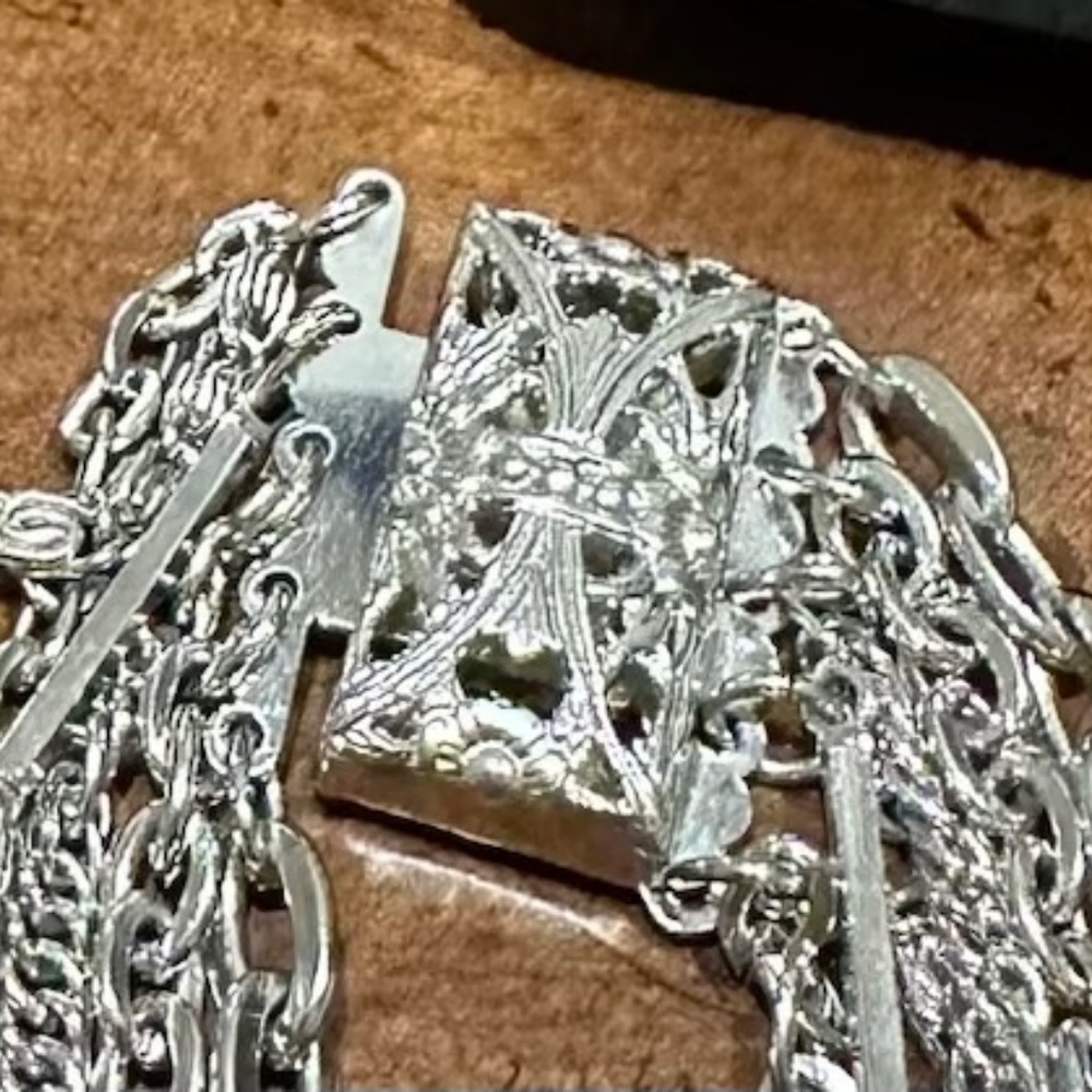 Silver Chain Ensemble - Dazzling - Picture 2 of 4